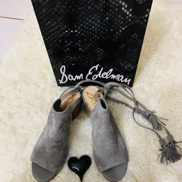 Heels - Picture 2 of 5